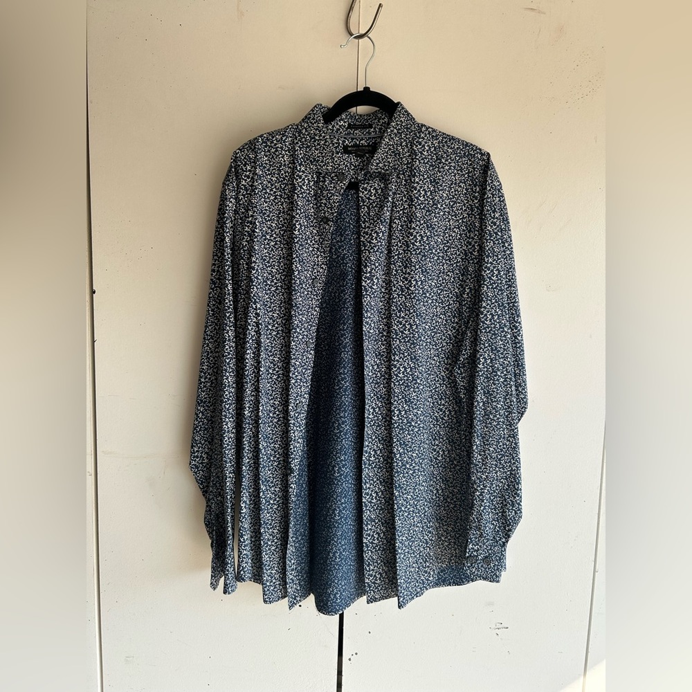 Banana republic long sleeve button up size XL Camden fit 100% cotton